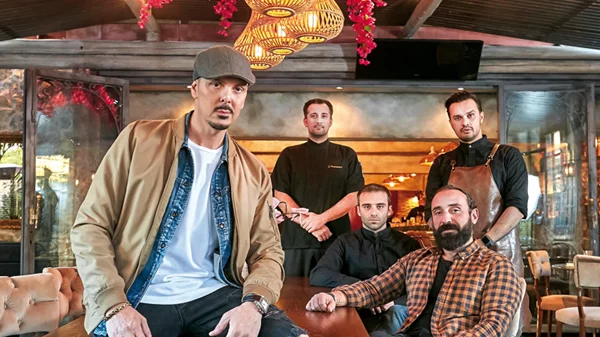 Πήγαμε στο εστιατόριο του Νίκου Βουρλιώτη 