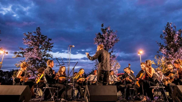 Χριστούγεννα με θεατρικό concept εγκαινιάζει την Τρίτη 12/12 ο δήμαρχος Αθηναίων 