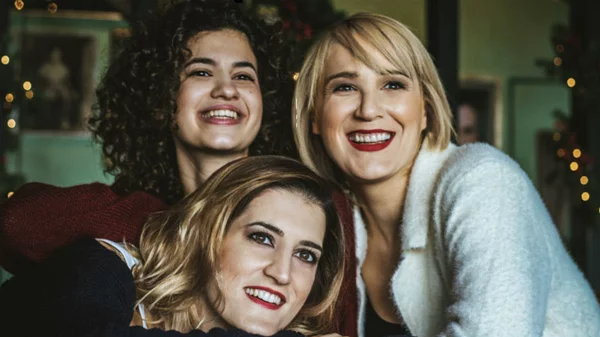 Τρεις μάγισσες με φωνές-δώρο έρχονται στον «Σταυρό»