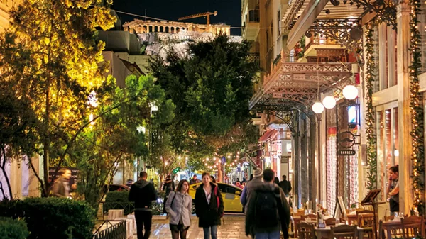 Μια γιορταστική βόλτα στο κέντρο της πόλης που τα έχει όλα!