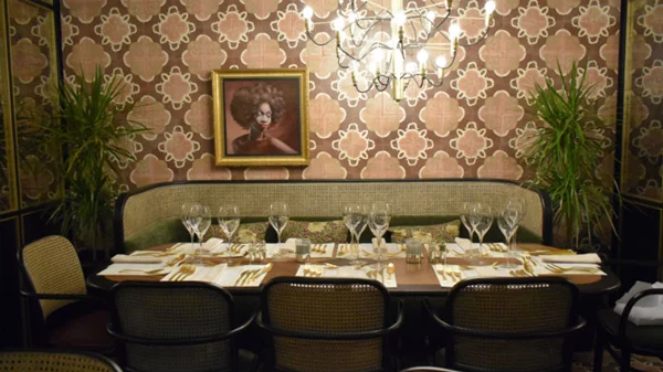 To Ψυχικό φοράει «Papillon»