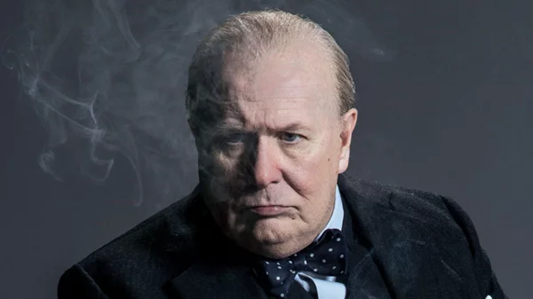 Ο Γκάρι Όλντμαν γίνεται Ηγέτης την «Πιο Σκοτεινή  Ώρα»