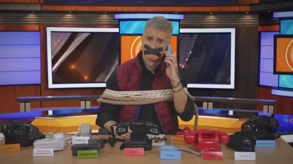 Θα αφήσουν τον Γιώργο Μητσικώστα να σατιρίσει όποιον θέλει;