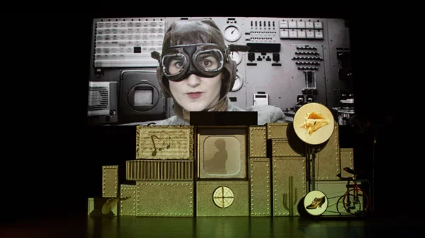 Athens Calling: 9 ματιές στην πόλη