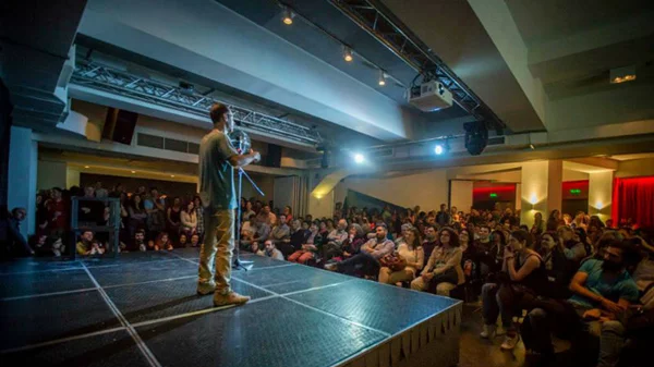 Science Reactors: Τι γίνεται όταν η αστροφυσική συναντά το stand up comedy;