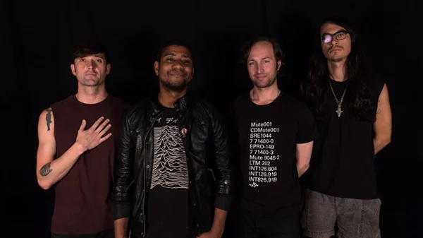 Ένα soulful post punk τραγούδι από τ’ Αλγέρι!