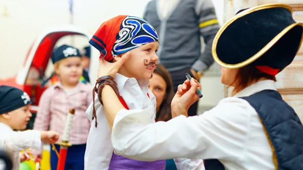 8 αφορμές για μασκαρέματα μέχρι την Καθαρά Δευτέρα