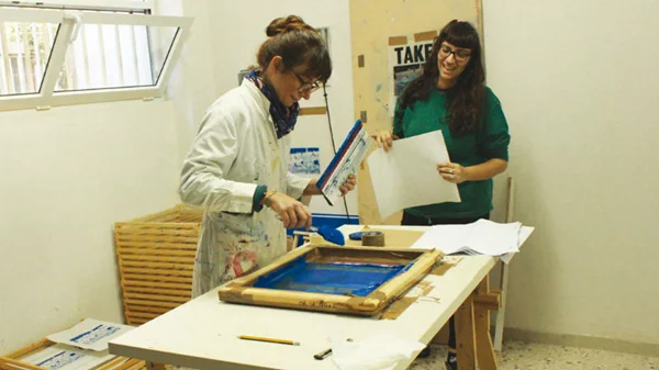 Η τέχνη της μεταξοτυπίας ταξιδεύει στην Μυτιλήνη