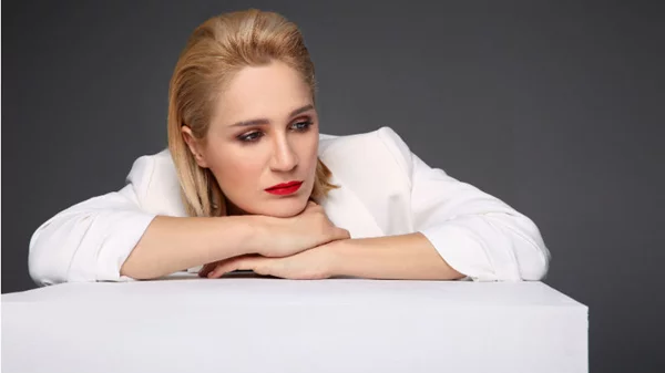 Νυχτερινή ραδιοφωνική εκπομπή επί μουσικής σκηνής