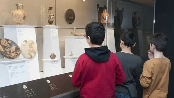 Μαζί με τα παιδιά στο Μουσείο και στο Θέατρο