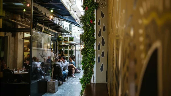 Ραντεβού για aperitivo στο «Trap»