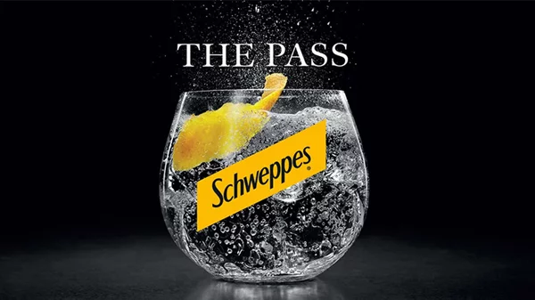 Το νέο club του Schweppes είναι θέμα χαρακτήρα