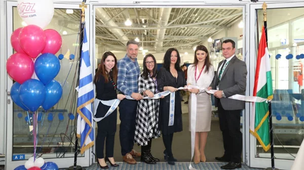 Η low cost αεροπορική Wizz Air προσγειώνεται στην Αθήνα