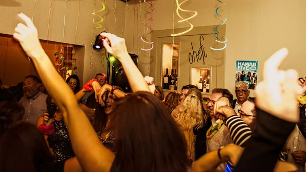 Ποιο ρεστοράν ακούει Duran Duran; 