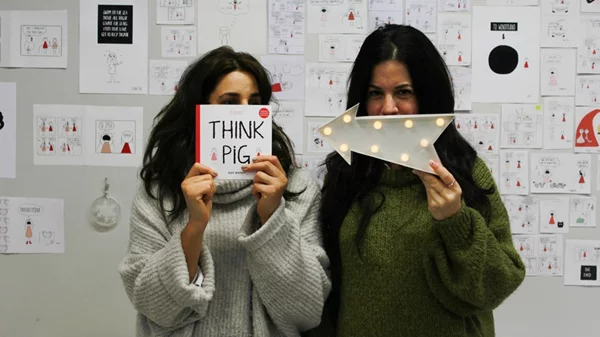 Ούτε Think big, ούτε Think pink, δύο κορίτσια στην Ηλιούπολη λένε Think Pig