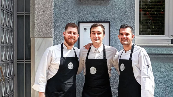 H μαγειρική παρέα του «Άλφicon» μας συστήνει το trou Normand 