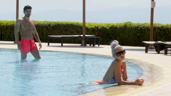 Γιατί δεν σερβίρουν «Αστακό» στο «Game of love»;