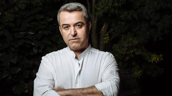 Το σουβλάκι του Γιώργου Τσιλιγκίρη χορεύει... «Zeibekiko»