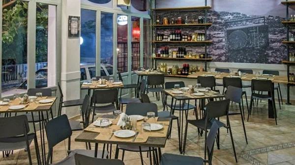 Το «TranzistoRaki» μπαίνει σε καλοκαιρινή συχνότητα και το γιορτάζει