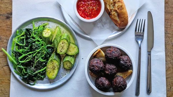 Στο «Bios» για κεφτεδάκια 