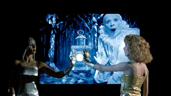 Daedalus Street | Ο Αθανάσιος Αργιανάς και η Rowena Hughes ανοίγουν το στούντιό τους στα Πετράλωνα και μας προσκαλούν σε μια ιδιαίτερη κινηματογραφική εμπειρία 