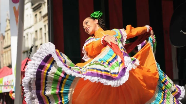 Αυτό το Σαββατοκύριακο, το Ζάππειο ντύνεται... λάτιν  