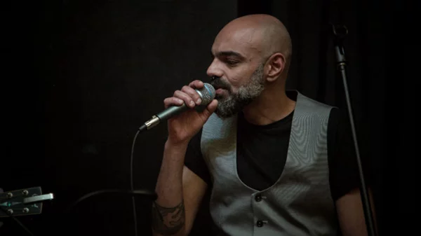 Man With a Band σε συναυλία για καλό σκοπό