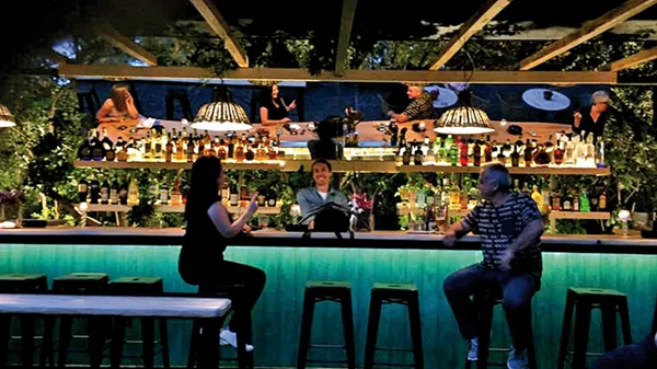 «Parko.Ath»: ένα cafe-bar-restaurant σε φόντο (κατα)πράσινο 