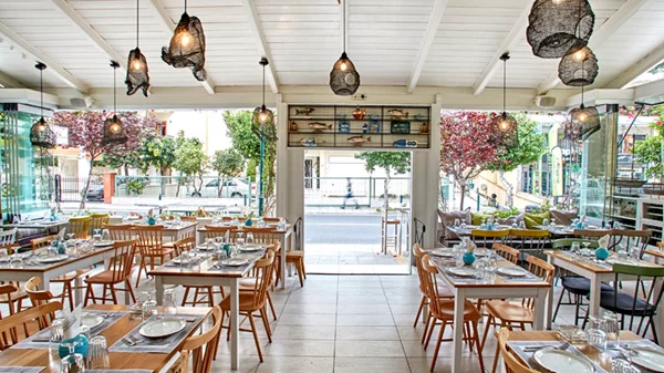 Η cool θαλασσογραφία της οδού Ζησιμοπούλου