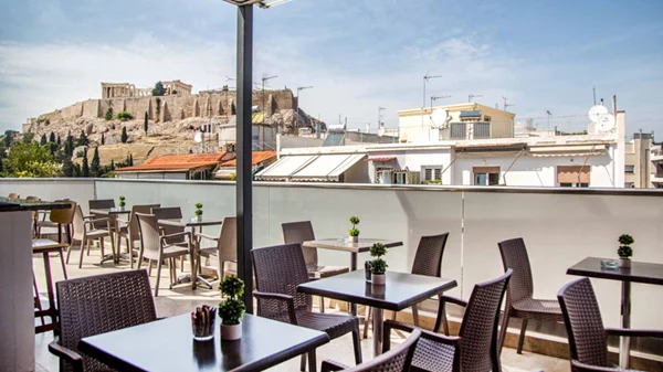 Ποτό και φαγητό με θέα στο ομορφότερο αθηναϊκό κάδρο 