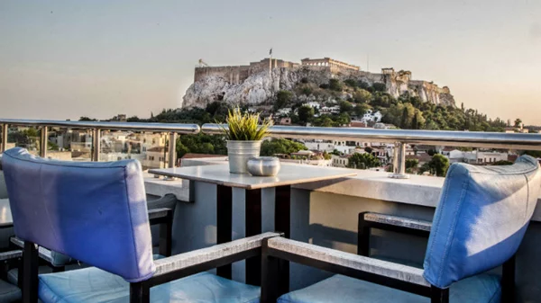 Τα bars που μυρίζουν καλοκαίρι