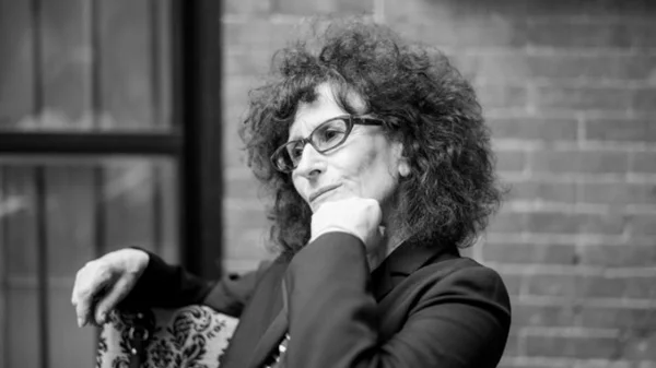 Η συναρπαστική γραφή της Lynne Tillman θολώνει τα όρια ανάμεσα στη μυθοπλασία και την πολιτιστική κριτική