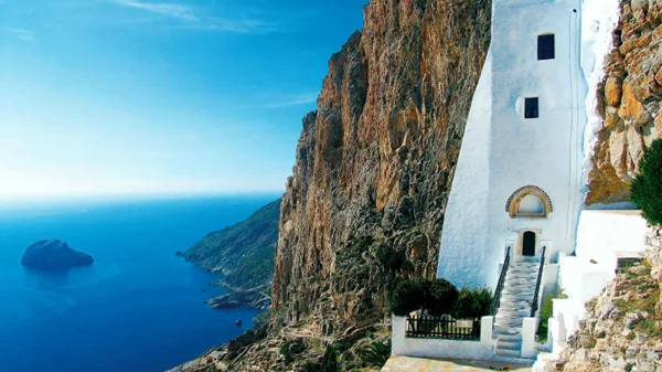 3 Κυκλαδονήσια που αξίζει να ανακαλύψεις φέτος το καλοκαίρι