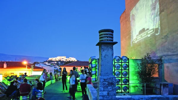 Full moon eclipse party στην ταράτσα του Bios