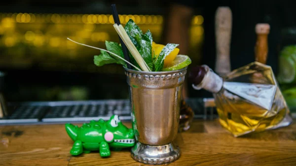 Ξέρετε που θα βρείτε τις καλύτερες καρτ ποστάλ στην πόλη; 