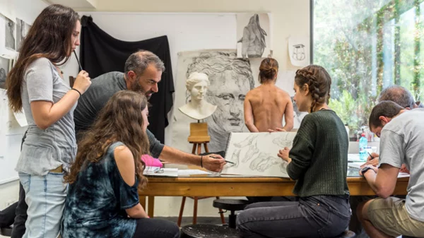 Πόσο εύκολο είναι να εργαστείς ως καλλιτέχνης σήμερα;