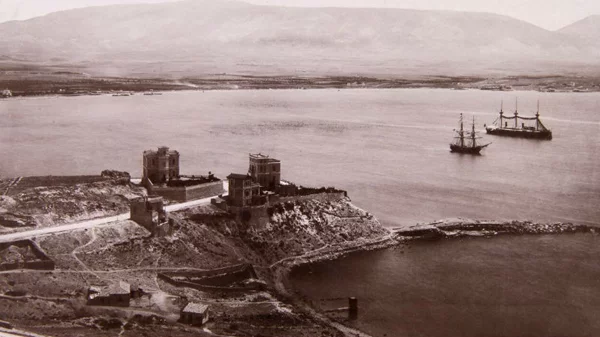 Η θάλασσα σε φωτογραφίες στο Διεθνή Αερολιμένα Αθηνών