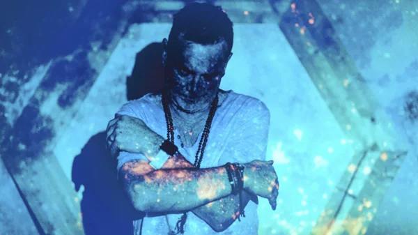 O Nick Warren καταλαμβάνει τα decks του Bolivar Beach Bar