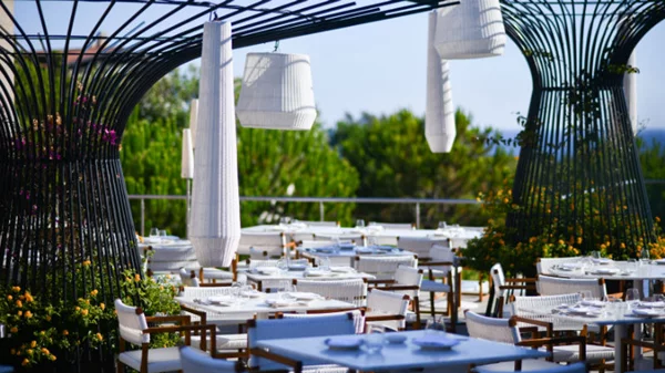 Ο κομψός ιαπωνισμός του «Onuki» στην «Costa Navarino»