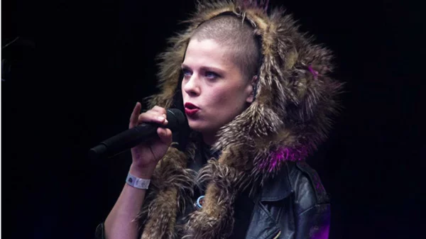 Με την Kovacs αρχίζουν οι φετινές Church Sessions