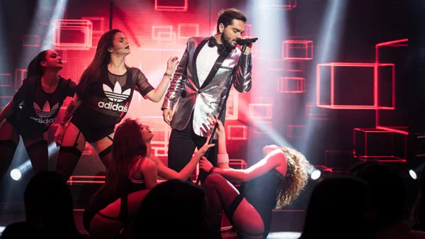 Καταγράφουμε τον πολυπρόσωπο χάρτη της νυχτερινής Αθήνας