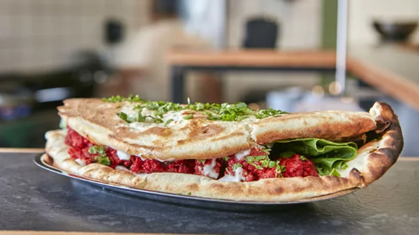 Naanwich: Ινδικό σουβλάκι έχετε δοκιμάσει;