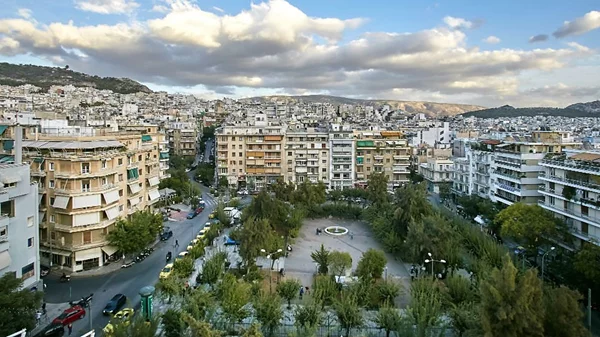 Η Κυψέλη ανοίγει ξανά τα φτερά της