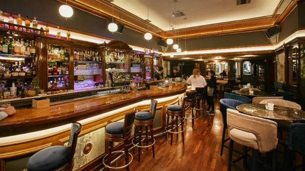 Δυο μέρες ατελείωτο bar hopping με διάσημες υπογραφές