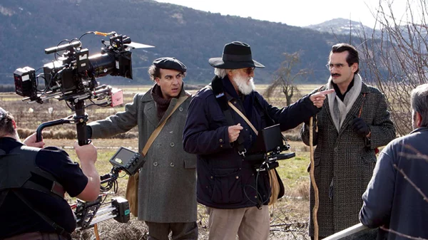 Ένα βιβλίο για τον σκηνοθέτη Γιάννη Σμαραγδή