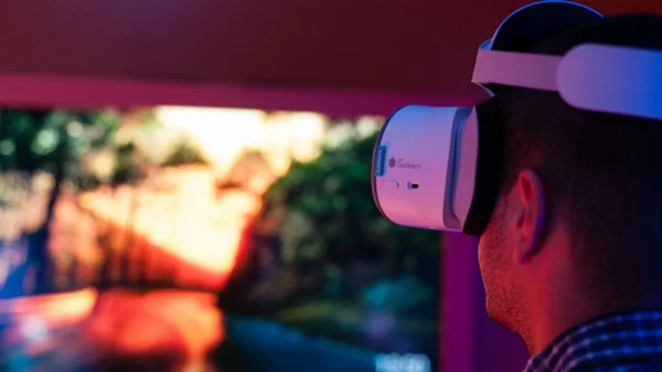 Το μέλλον της τεχνολογίας είναι εδώ και σε καλεί μέσω Direct Voice να το ζήσεις διαδραστικά