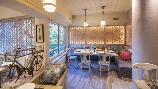 «Το Μανιτάρι» καλωσορίζει τον χειμώνα ανανεωμένο