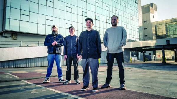 Οι Mogwai θα σε εκτοξεύσουν σε αισθητηριακό μουσικό Διάστημα