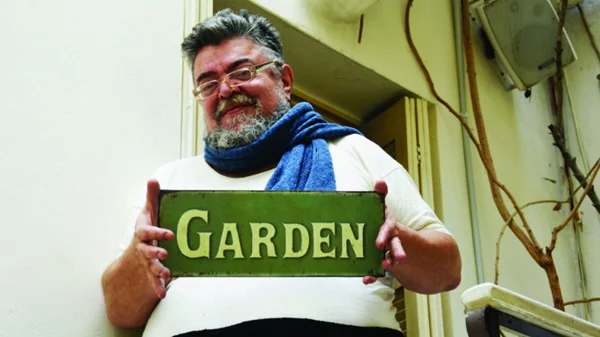 Σταμάτης Κραουνάκης: «Φτιάχνουμε στη σκηνή τη συνθήκη της αντροπαρέας»