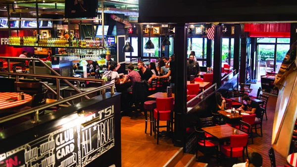 «TGI Fridays»: 21 χρόνια το Κεφαλάρι έχει Παρασκευή